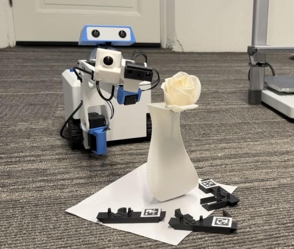 ID0 agentic hardware robot